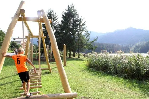 Spitzingsee Spielplatz sommer in bayern