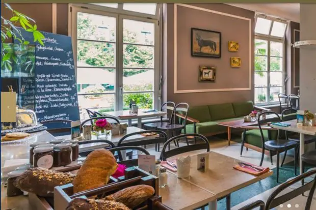 Cafe Reitschule innenjpg Reitschule Schwabing Cafe