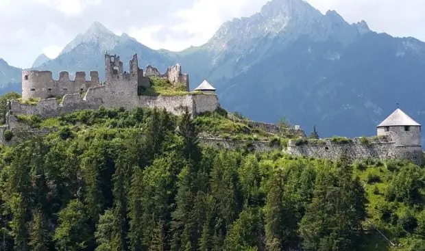 burgruine_ehrenberg_ansicht_pixa