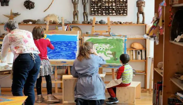 Kinder malen im Buchheim museum