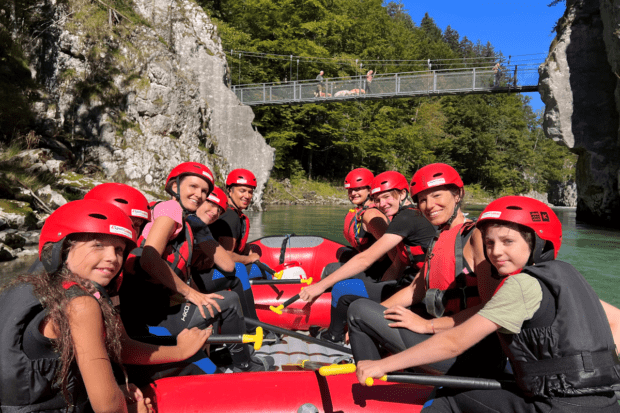 Gruppenfoto-rafting-tiroler-ache