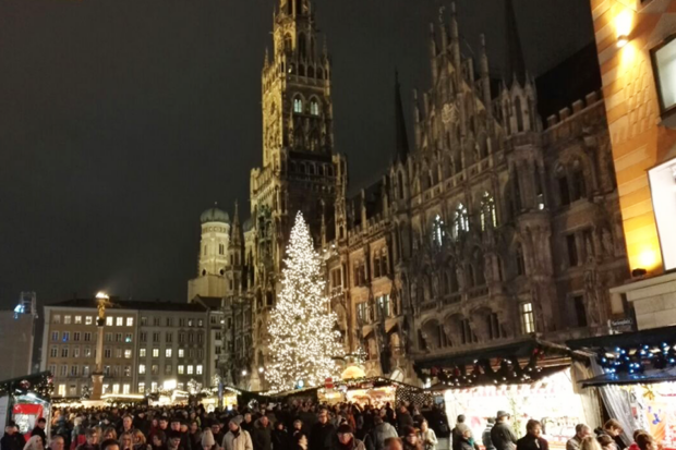 marienplatz_muenchen_christkindlmarkt.kimapa2