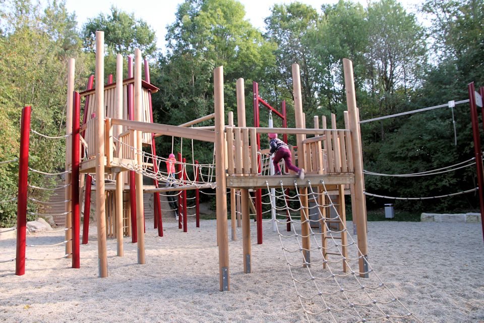 Spielplatz_groß_Ostpark_2