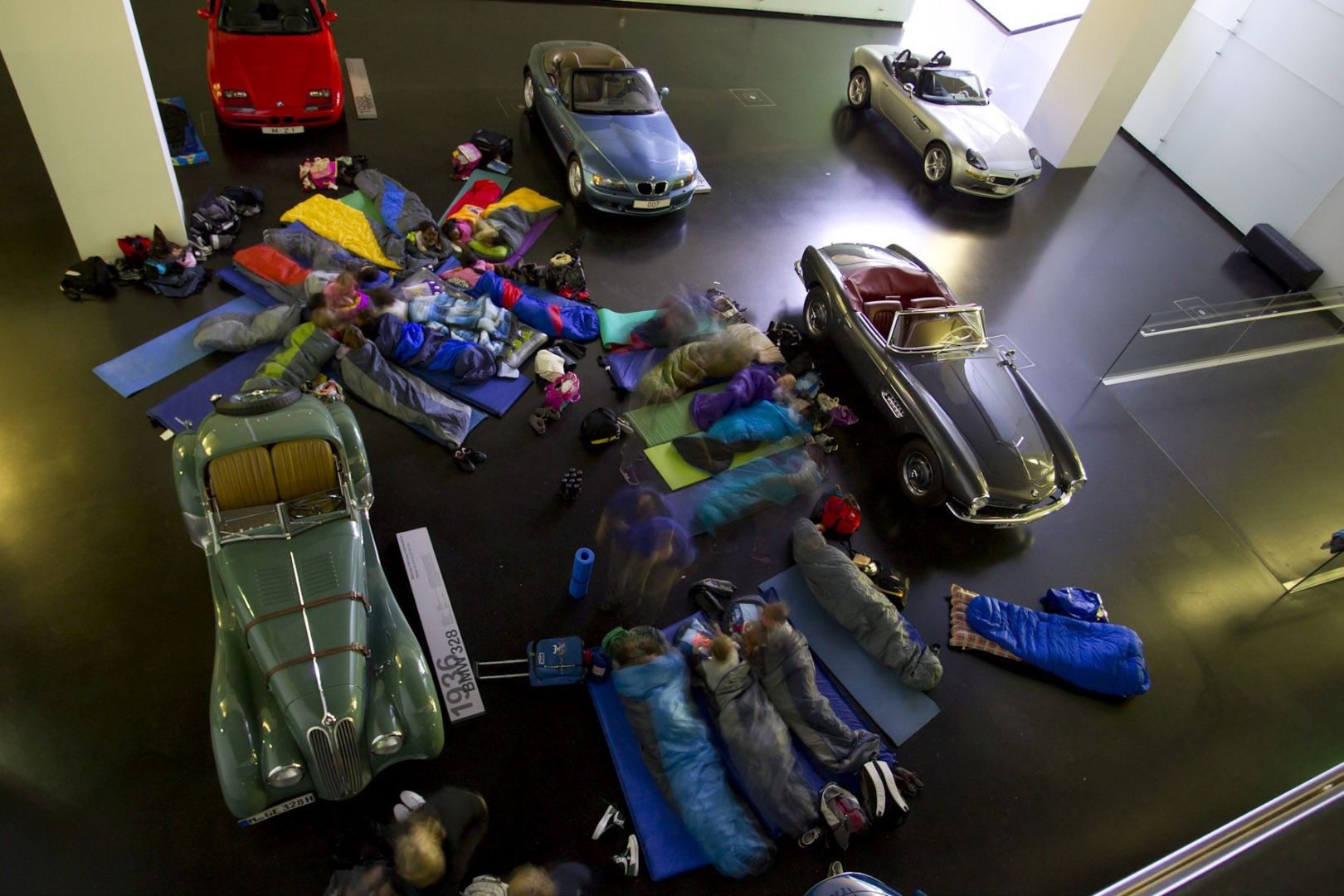 Nachts im BMW Museum