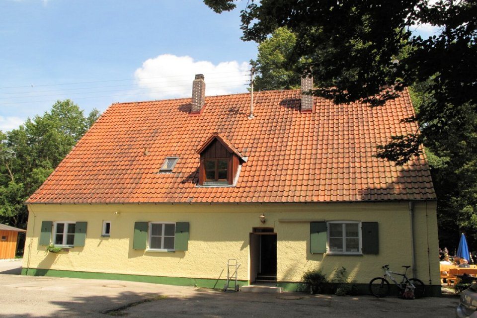 Hohenlindener Sauschütt-waldwirtschaft Gasthof Sauschütt im Ebersberger Forst