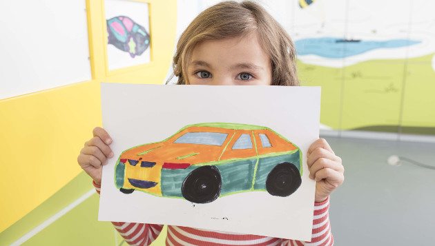 Kind beim Familiensonntag im BMW Museum