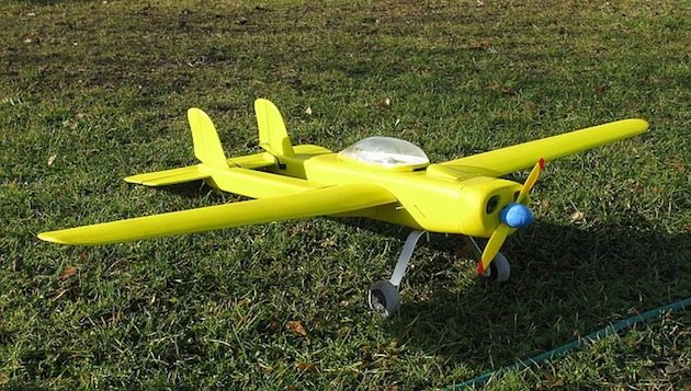Modellflugzeug aus Holz