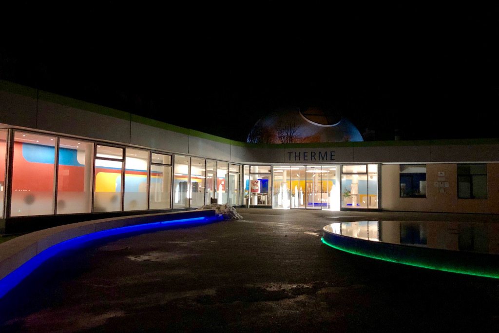 Therme_Bad_Ailbing-Eingang-Nachts Therme Bad Aibling Eingangsbereich