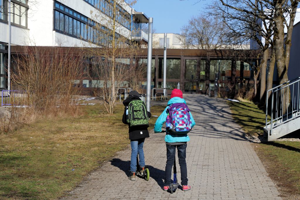 Schulranzen Kinder Schule