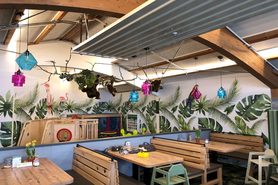 Seebauer Sitzecke Kinderspielbereich-cafe Kinderspielecke Seebauer Cafe