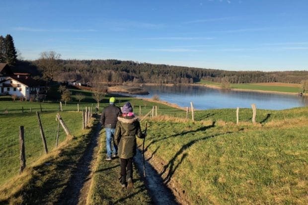 Egglburgersee-spaziergang-blick_auf_den_see Spazieren am Egglburgersee in Ebersberg mit der ganzen Familie