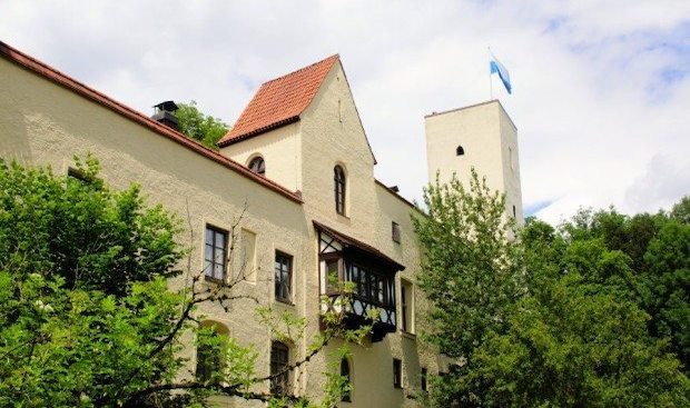 die fasade von burg grünwald