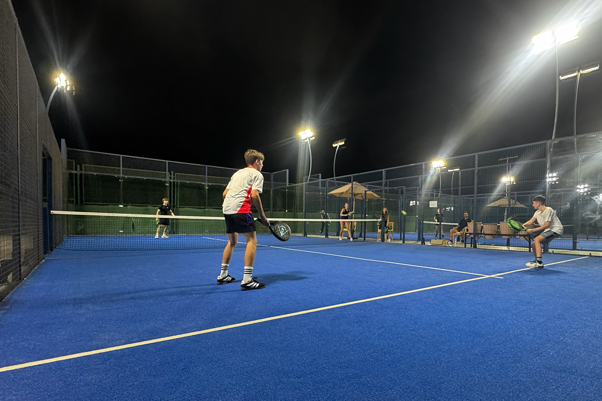 aldiana_naga_bay_paddel spielen