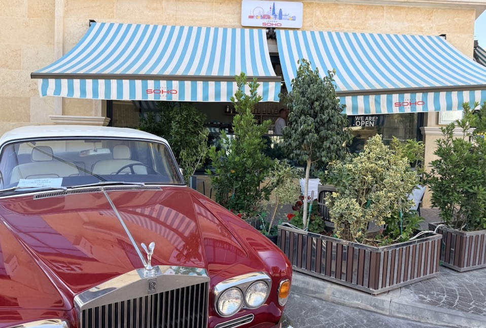 Jordanien-cafe-auto