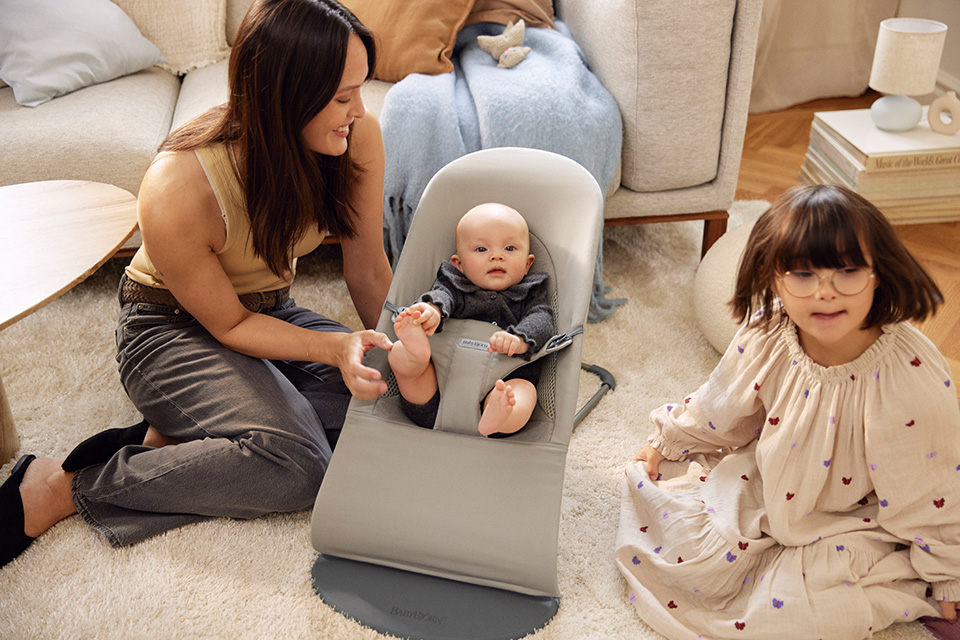 BabyBjörn_005002-bouncer-balance-soft-sand-gray-trifabric-lifestyle-babybjorn-378
